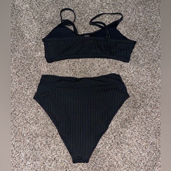 Bikini Set - Picture 3 of 3